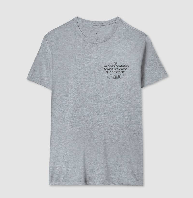 Camiseta Família - Confusão e amor que só cresce