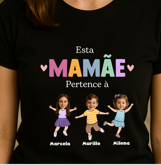 Camiseta Personalizada Mãe incrível pertence à