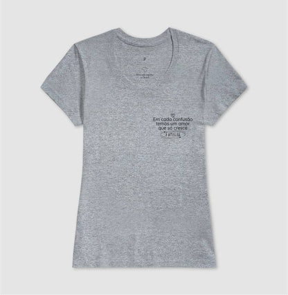 Camiseta Família - Confusão e amor que só cresce