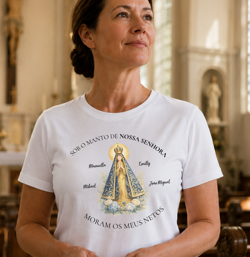 Camiseta Personalizada sob o manto de nossa senhora