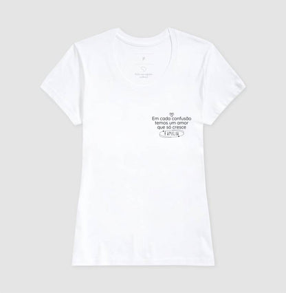 Camiseta Família - Confusão e amor que só cresce
