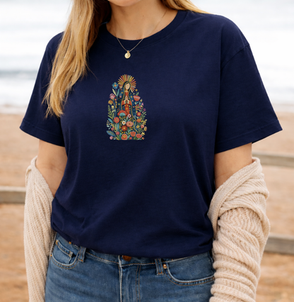 Camiseta Nossa Senhora de Guadalupe em Flores Aquarela