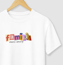 Camiseta Família Letra de Jornal
