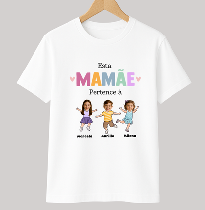 Camiseta Personalizada Mãe incrível pertence à