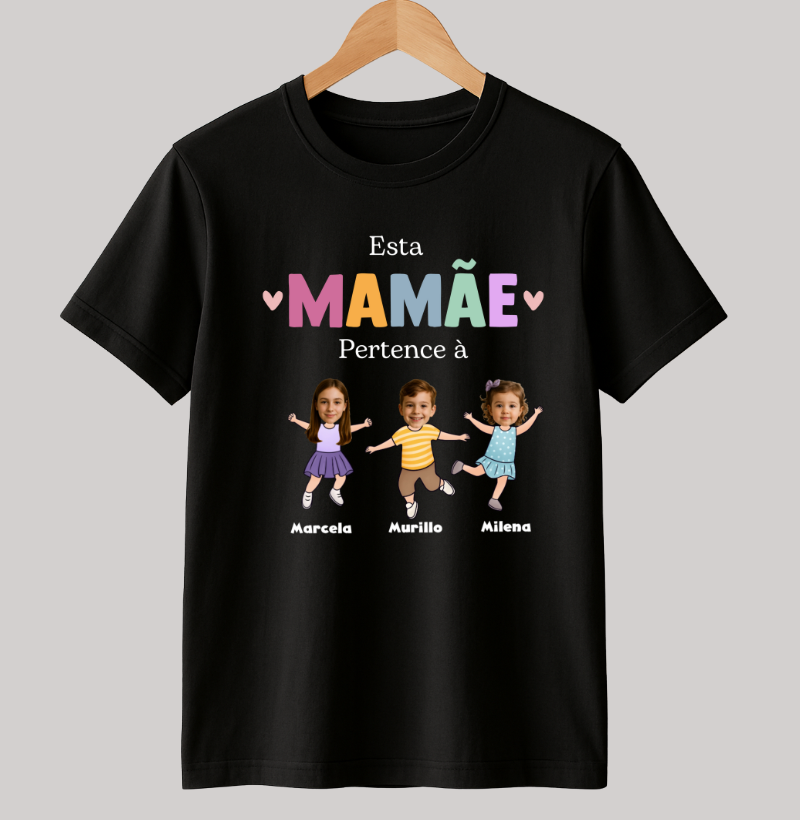 Camiseta Personalizada Mãe incrível pertence à