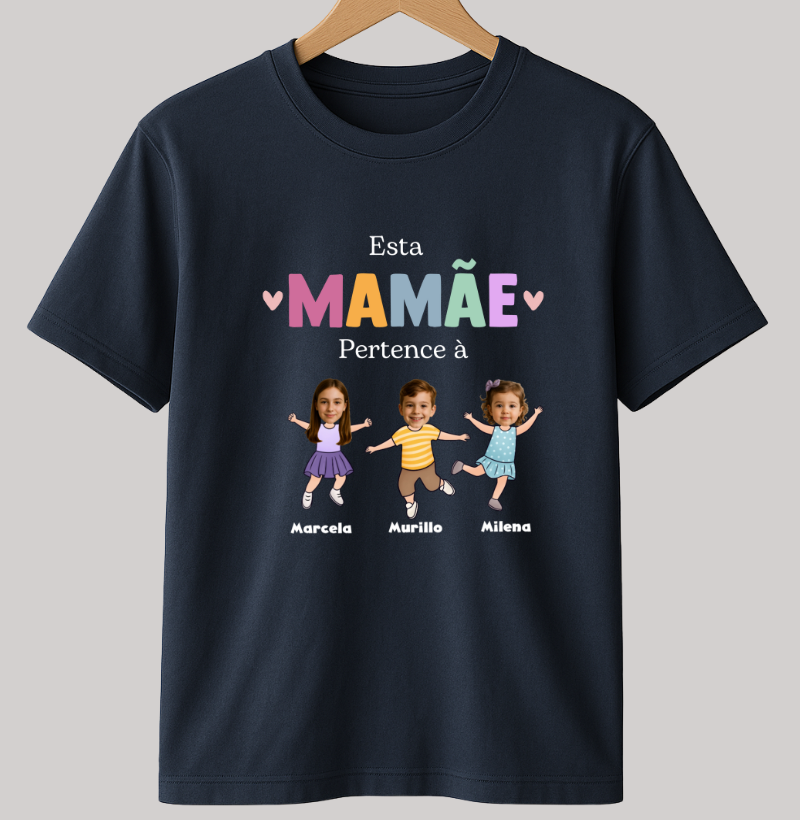Camiseta Personalizada Mãe incrível pertence à