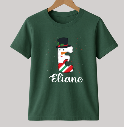 Camiseta Personalizada Natal Letra Inicial Verde e Branca
