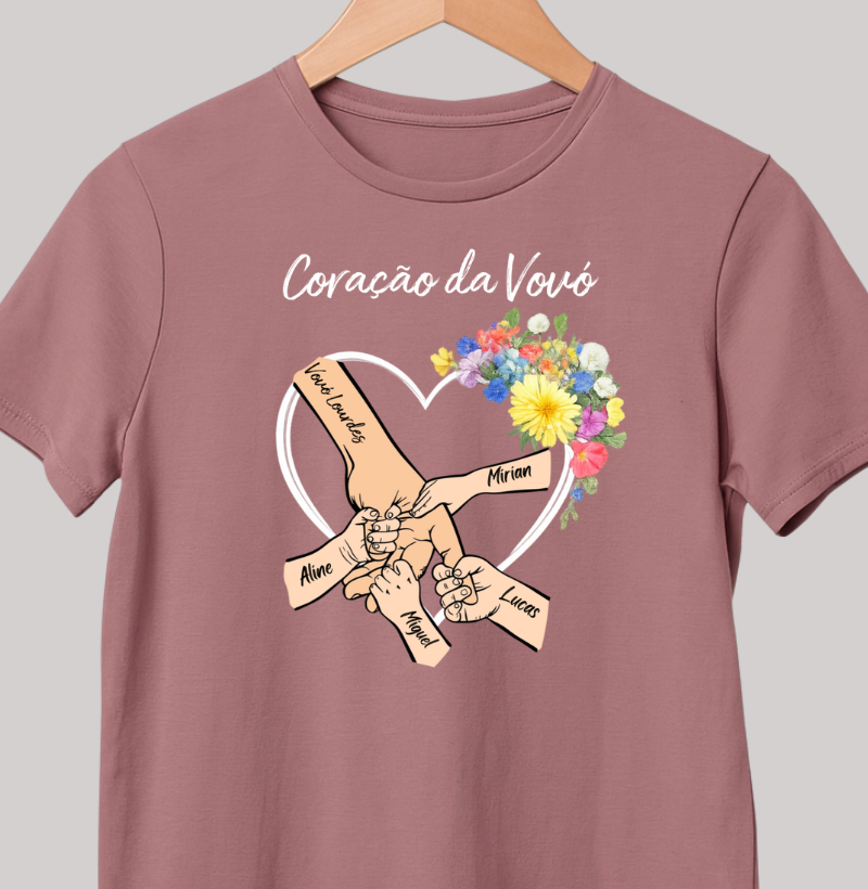 Camiseta Personalizada Coração da Vovó com as mãos dos netos