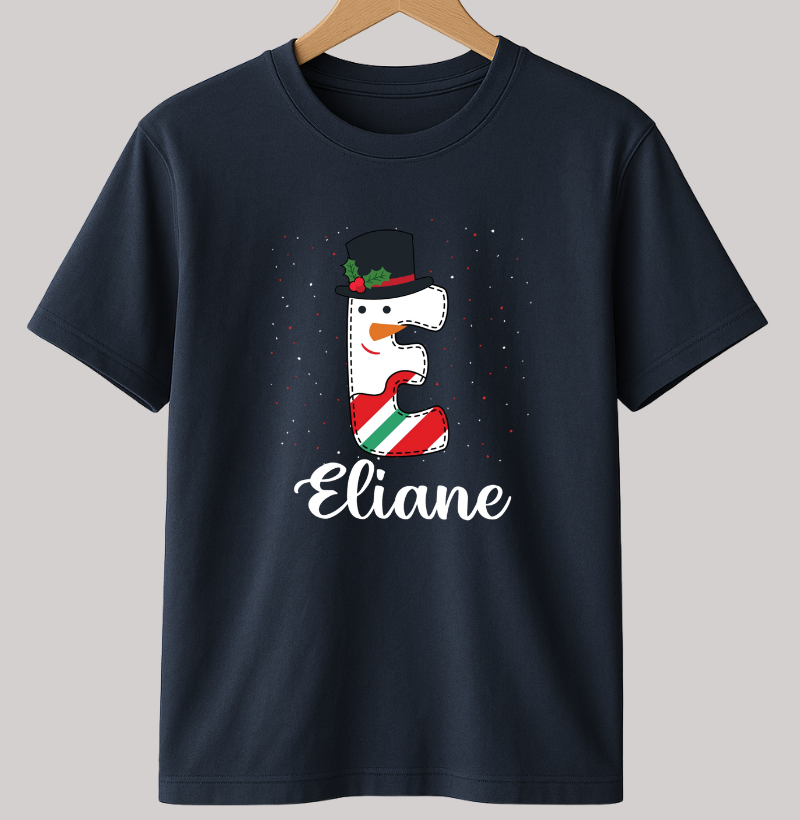 Camiseta Personalizada Natal Letra Inicial Verde e Branca