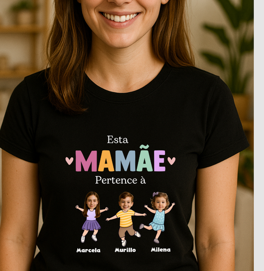 Camiseta Personalizada Mãe incrível pertence à