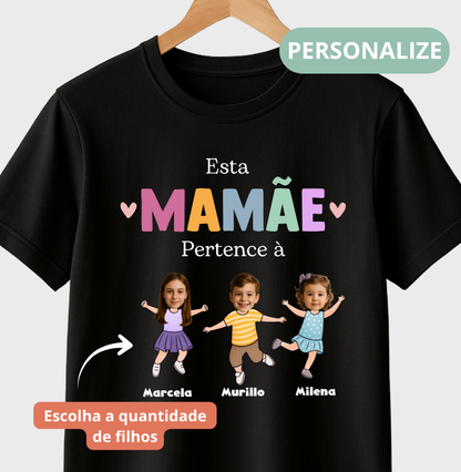 Camiseta Personalizada Mãe incrível pertence à
